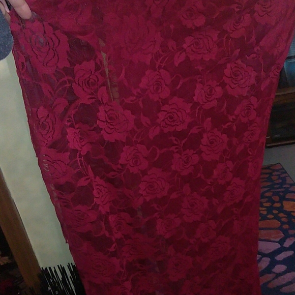 Pretty lace high low skirt - Picture 3 of 5